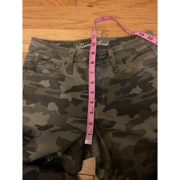 Universal Thread women's green camouflage high rise skinny crop pants size 2/26 - Picture 9 of 10